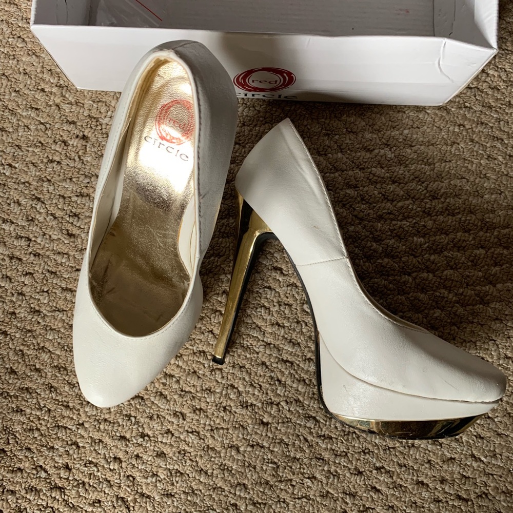 White/gold heals.